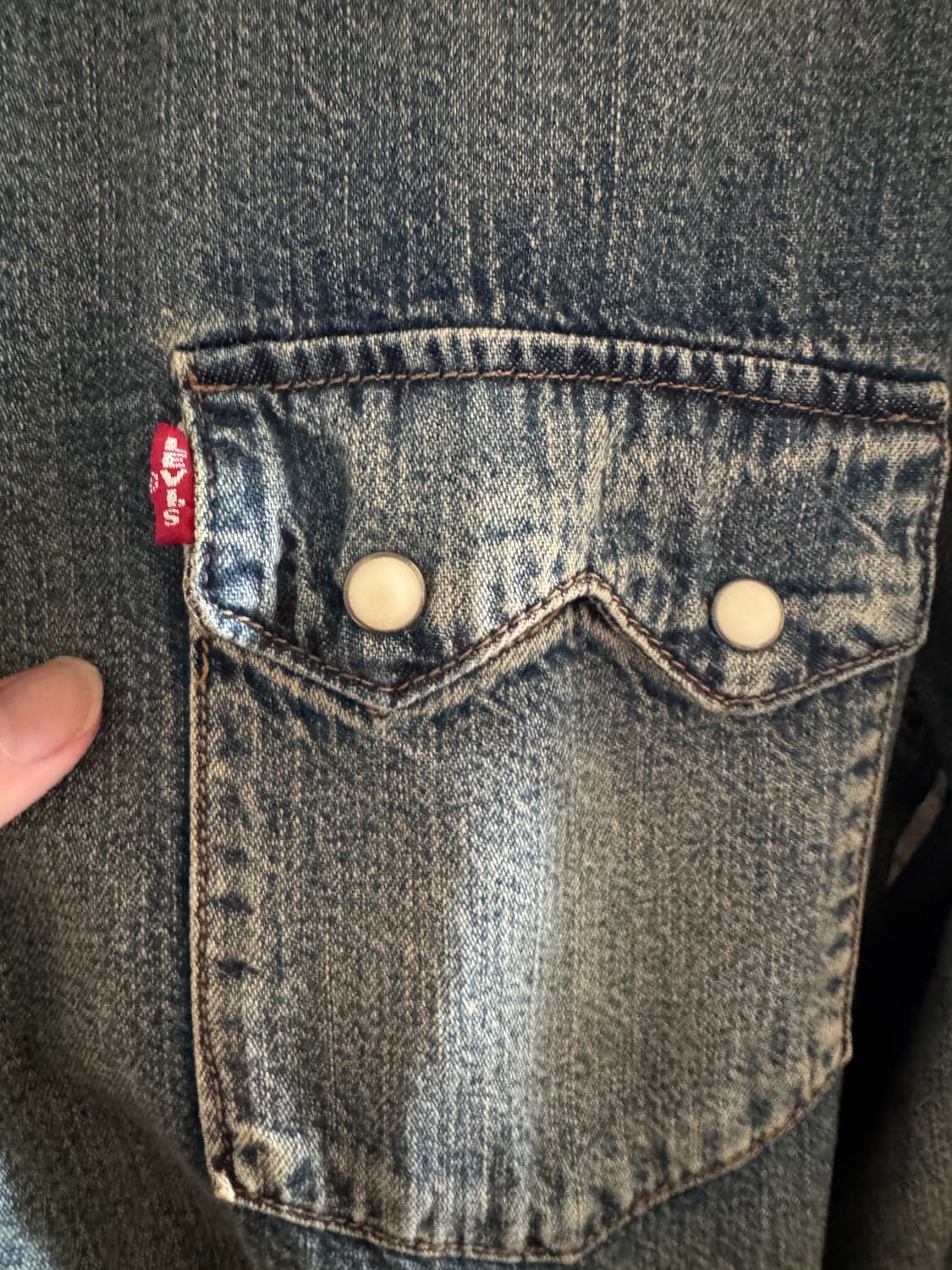 데님티어스 X 리바이스 엠브로이드 데님 셔츠 *미국 현지에서 구매한 제품 상품이미지3