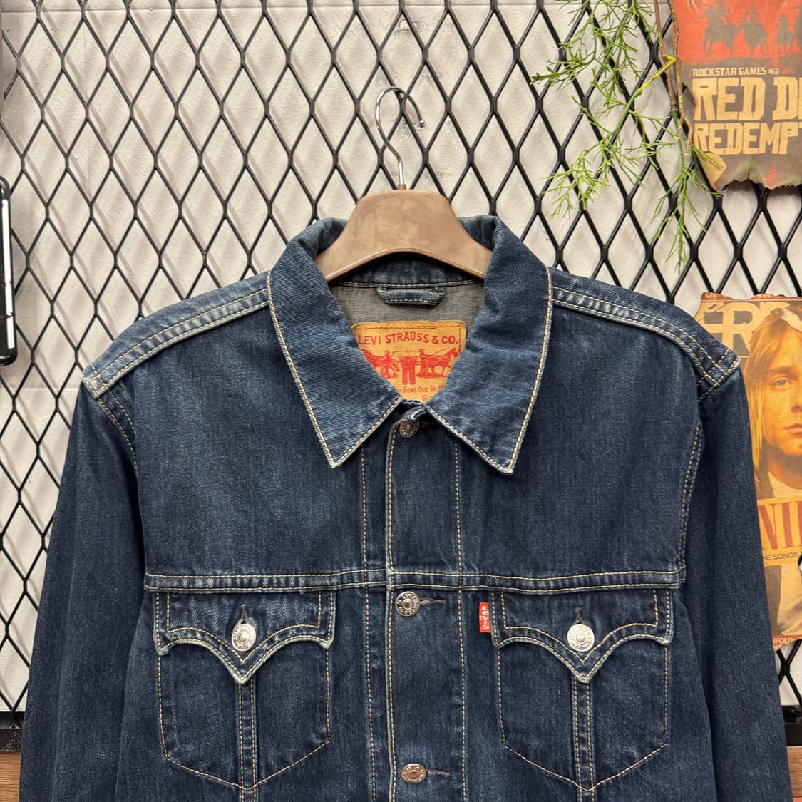 00s 리바이스 데님 트러커 자켓 전면 투포켓 디테일 진청 상품이미지3