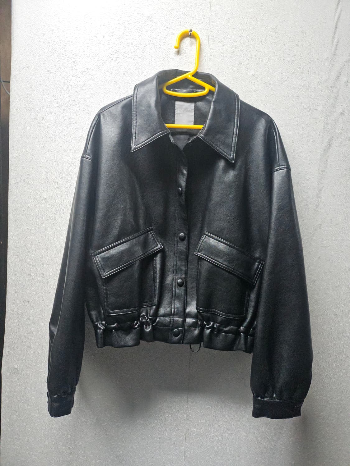 8  세컨즈 멜트 더 레이디 크롭 레더 라이크 재킷 M 상품이미지2