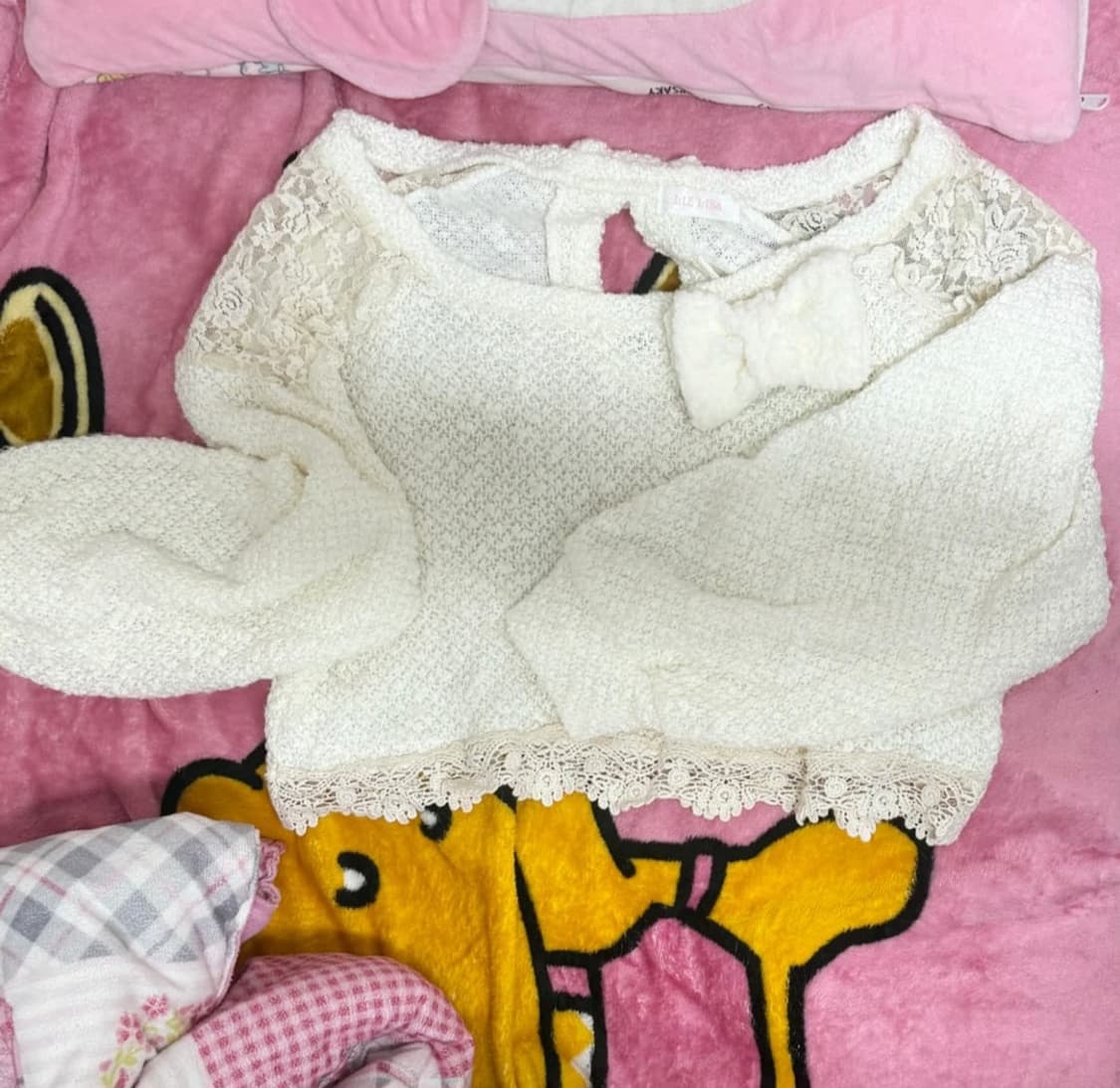 리즈리사 레이스 백 리본 니트 크롭 아이보리 히메갸루 라떼갸루 히메카지 상품이미지1