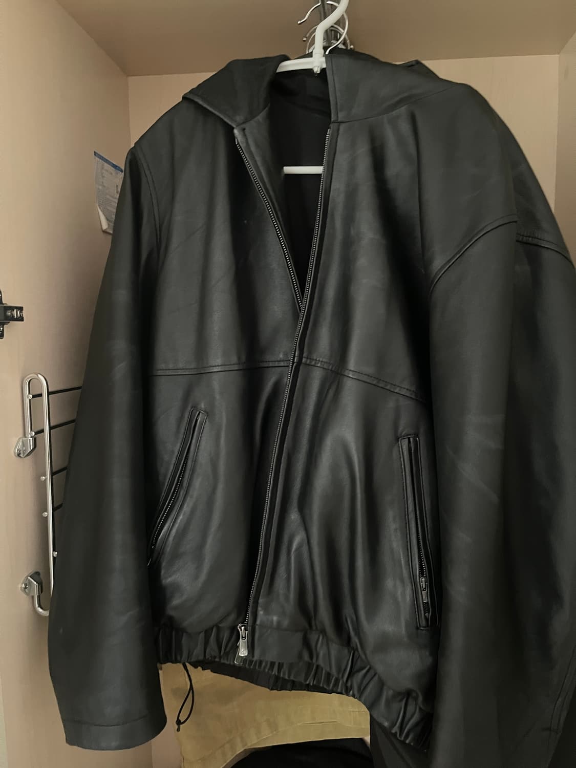 해칭룸 레더 후드 Lamb Nappa Black 상품이미지2