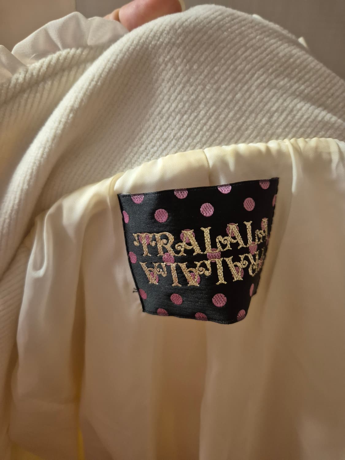 트랄라라 화이트코트 상품이미지4