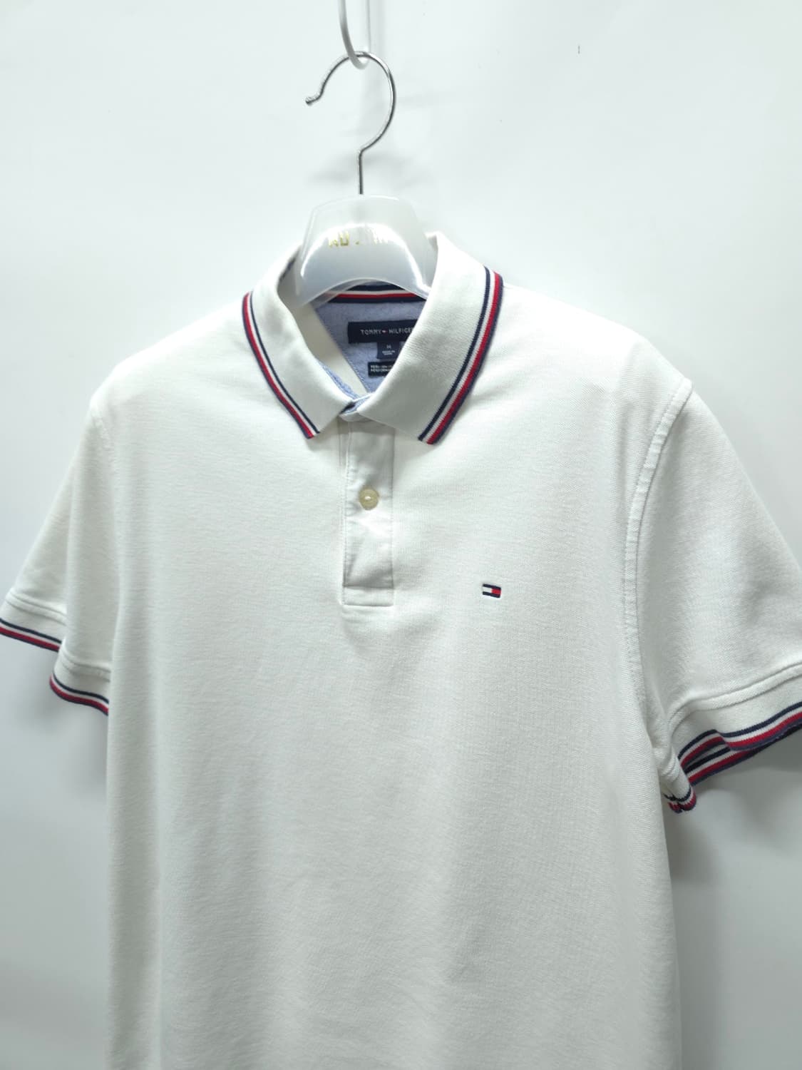 타미힐피거 화이트 배색 포인트 퍼포먼스 피케 반팔 카라티 (M) 상품이미지2