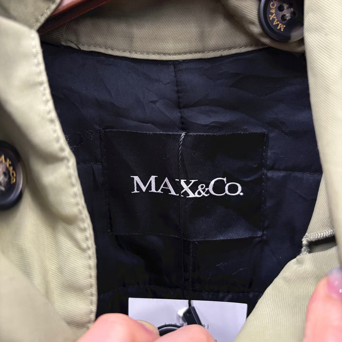 막스앤코 롱 야상 점퍼 퍼 트리밍 후드 드로우 스트링 디테일 카키 상품이미지6