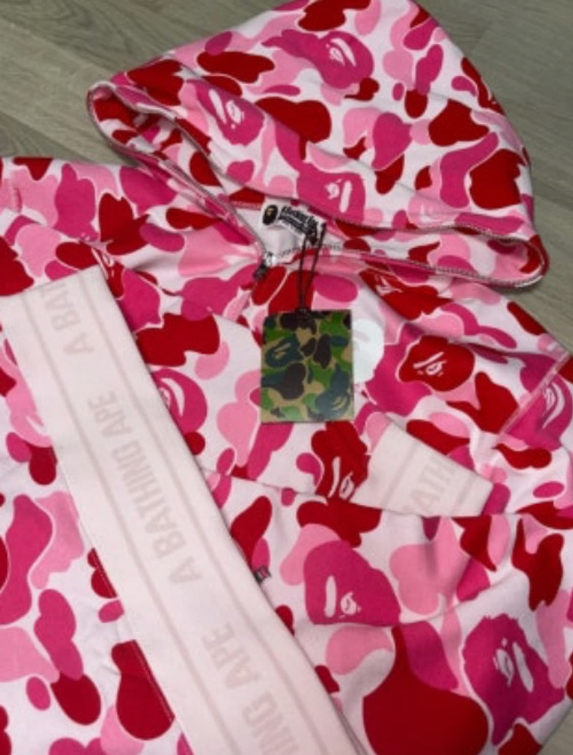 베이프 리버시블 양면후드 L 구해요 상품이미지1