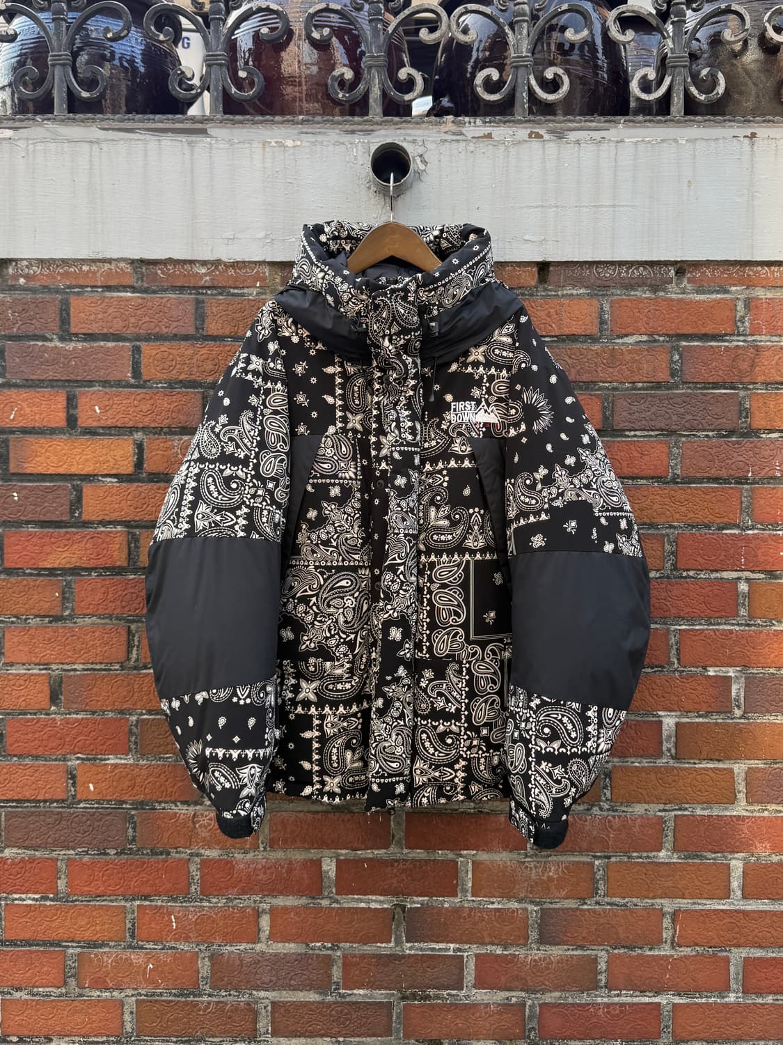 퍼스트다운 프릭스스토어 페이즐리 다운파카 L 상품이미지1