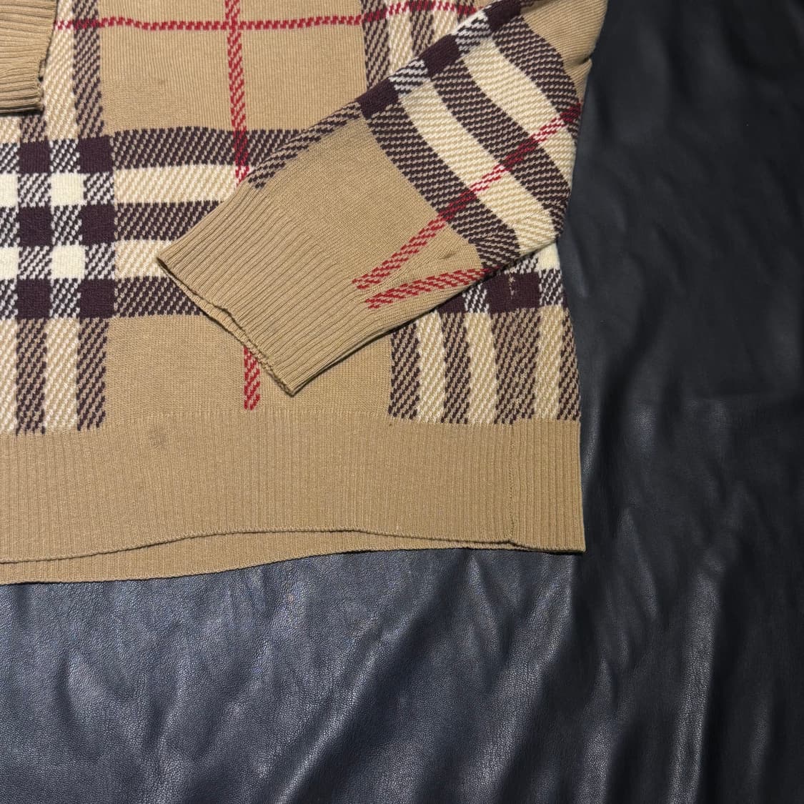 버버리 노바체크 브이넥 니트 상품이미지5