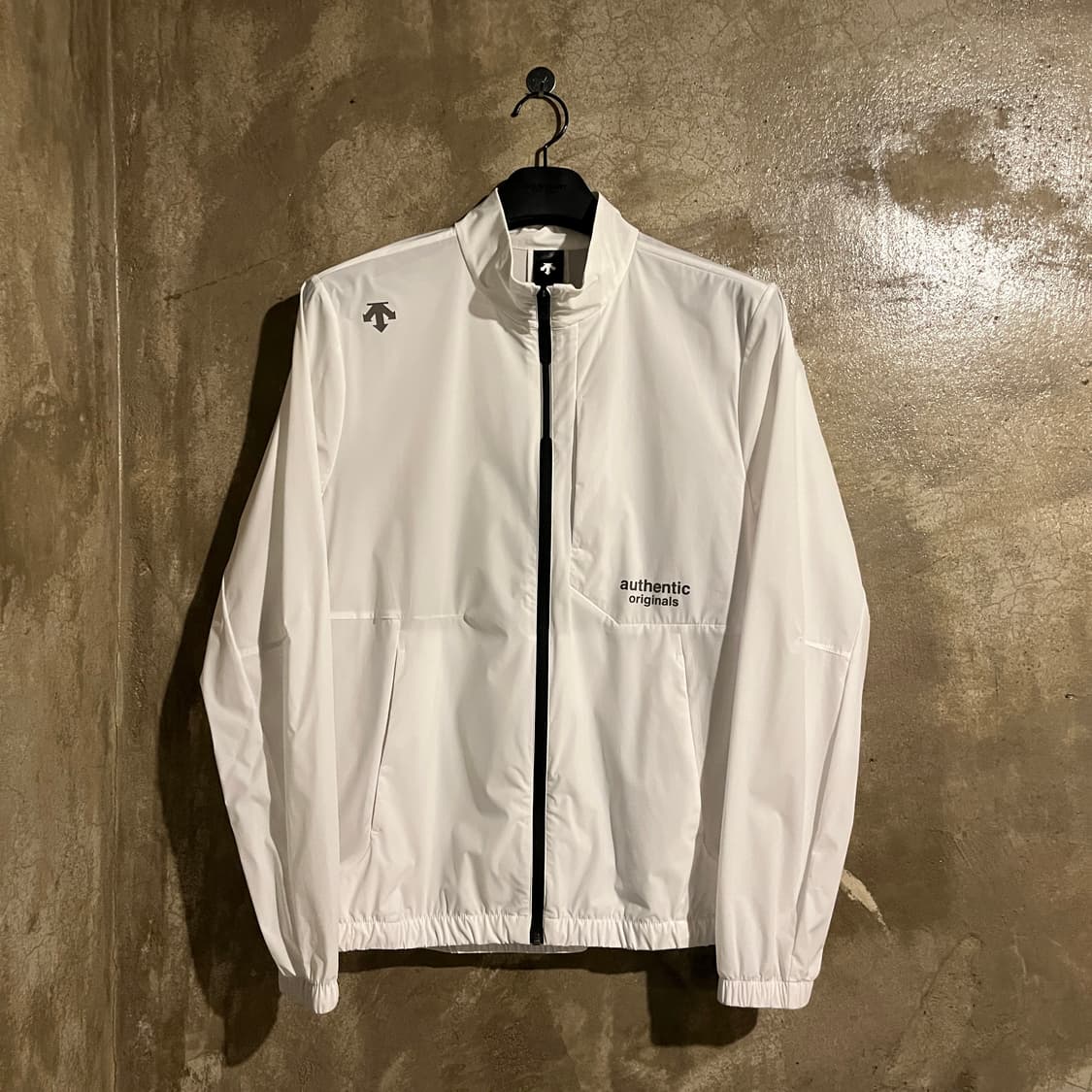 데상트 바람마깅 자켓 상품이미지1