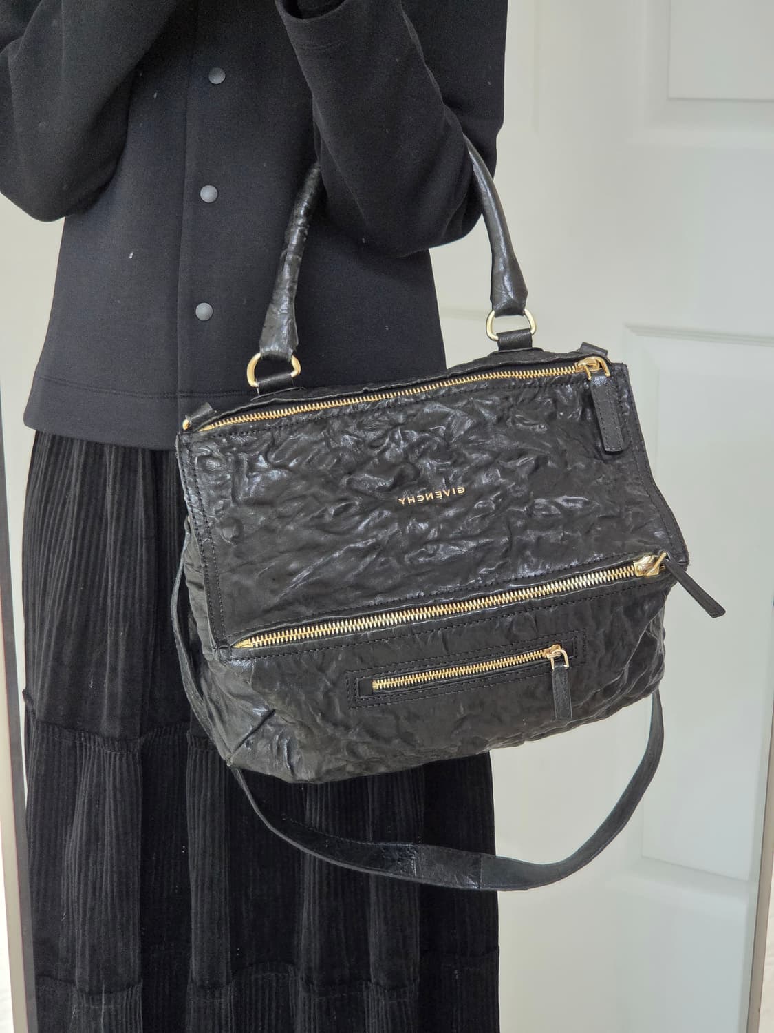 지방시 블랙 램스킨 금장 판도라 링클 미듐 2WAY 상품이미지7