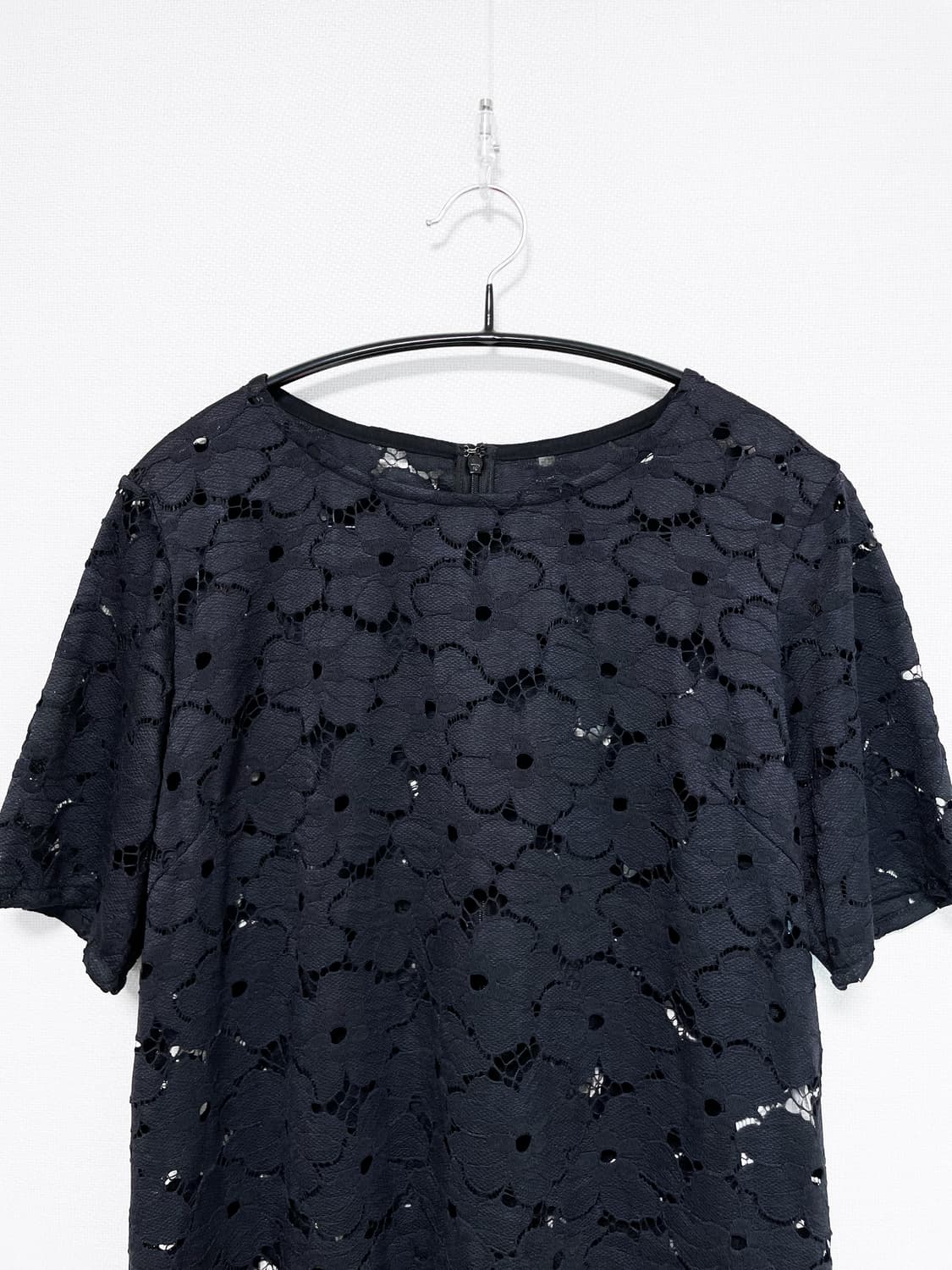 Flower Punching Flare Long Blouse 상품이미지6