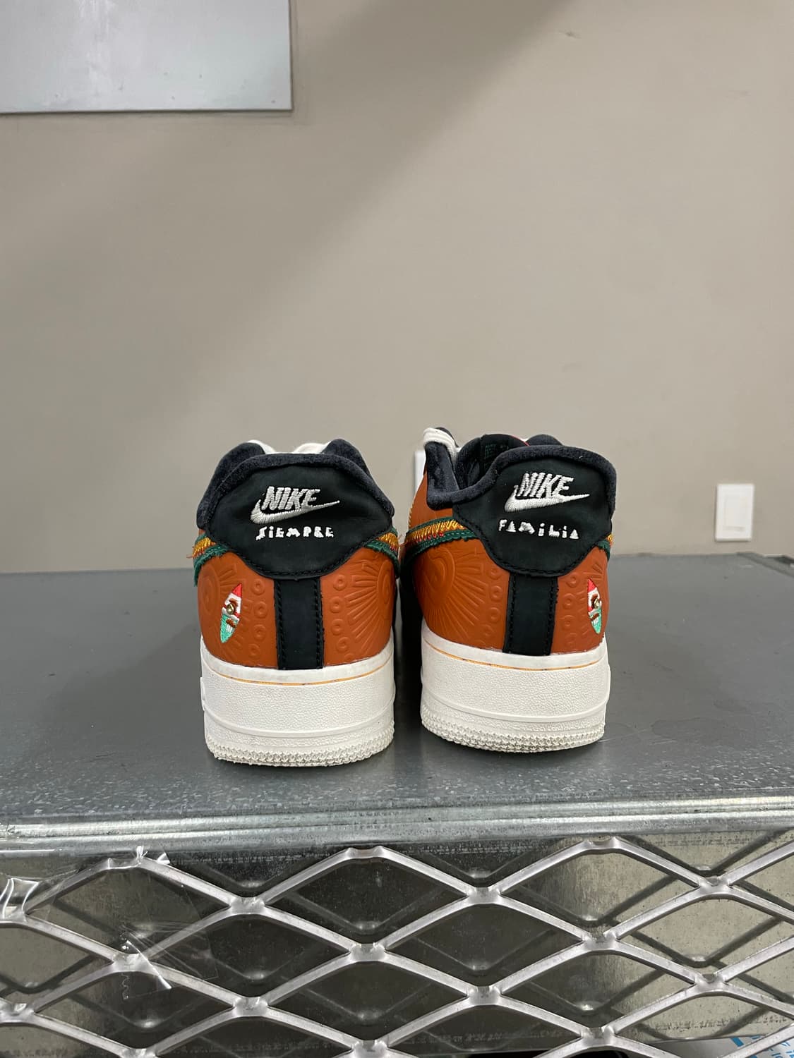 나이키 에어포스1 LX 시엠프레 파밀리아 265 상품이미지3