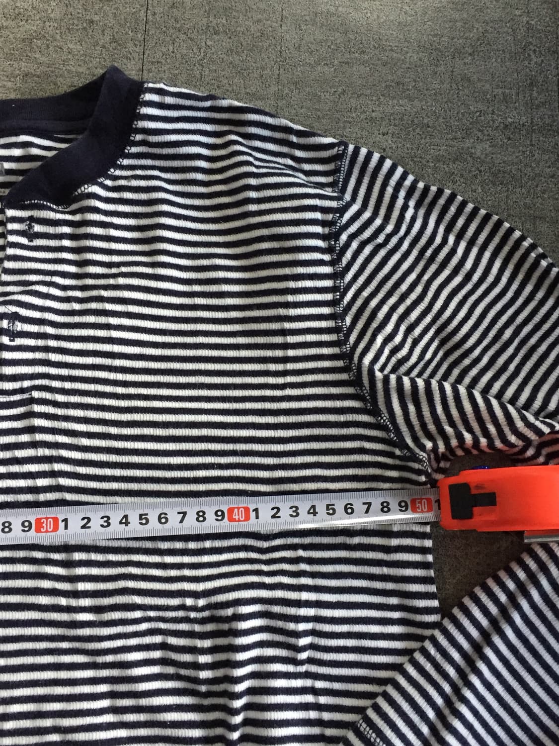 Uniqlo 유니클로 올드스쿨아메카지 스트라이프 단가라 긴팔티셔츠 상품이미지2