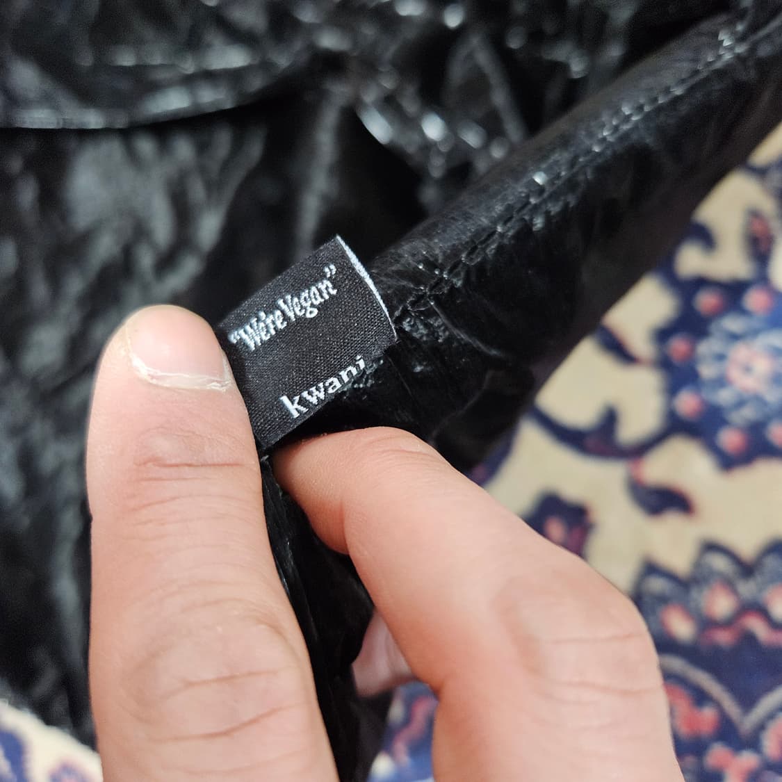 (미사용)콰니(KWANI) 24ss 리본 유광 토트 숄더백 상품이미지7