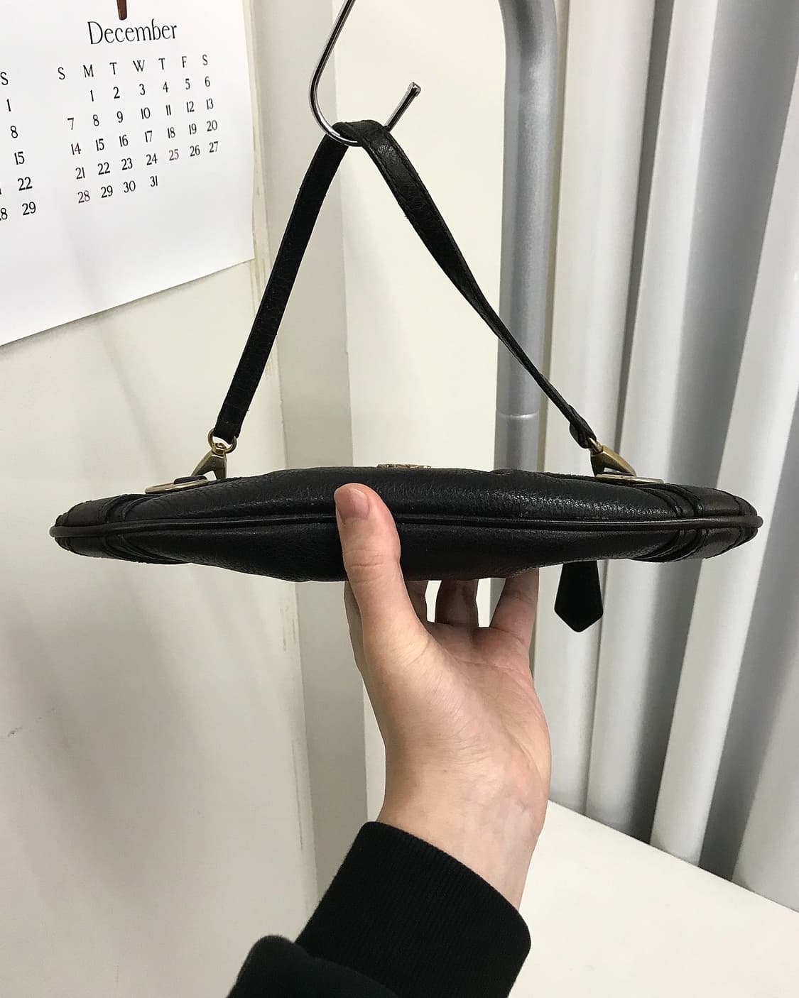 버버리 금장 레더 숄더백 가방 상품이미지3