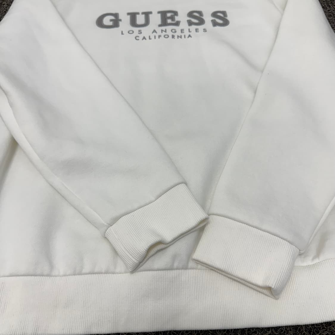 GUESS 게스 기모 맨투맨 100(L) 상품이미지4