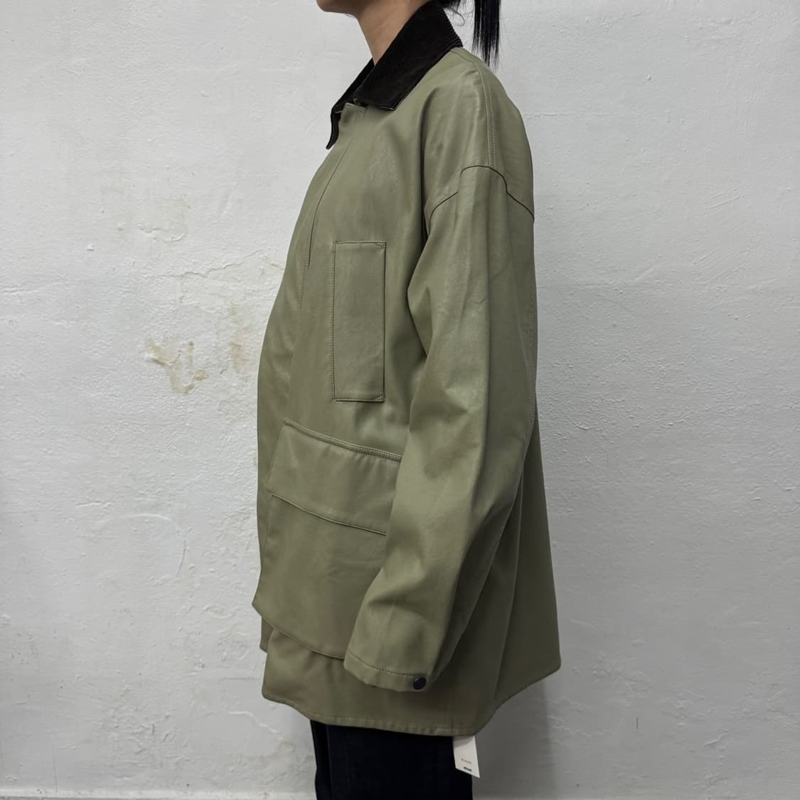 센스오브플레이스 카키컬러 에코 레더 집업 스냅버튼 레더 코트 상품이미지2