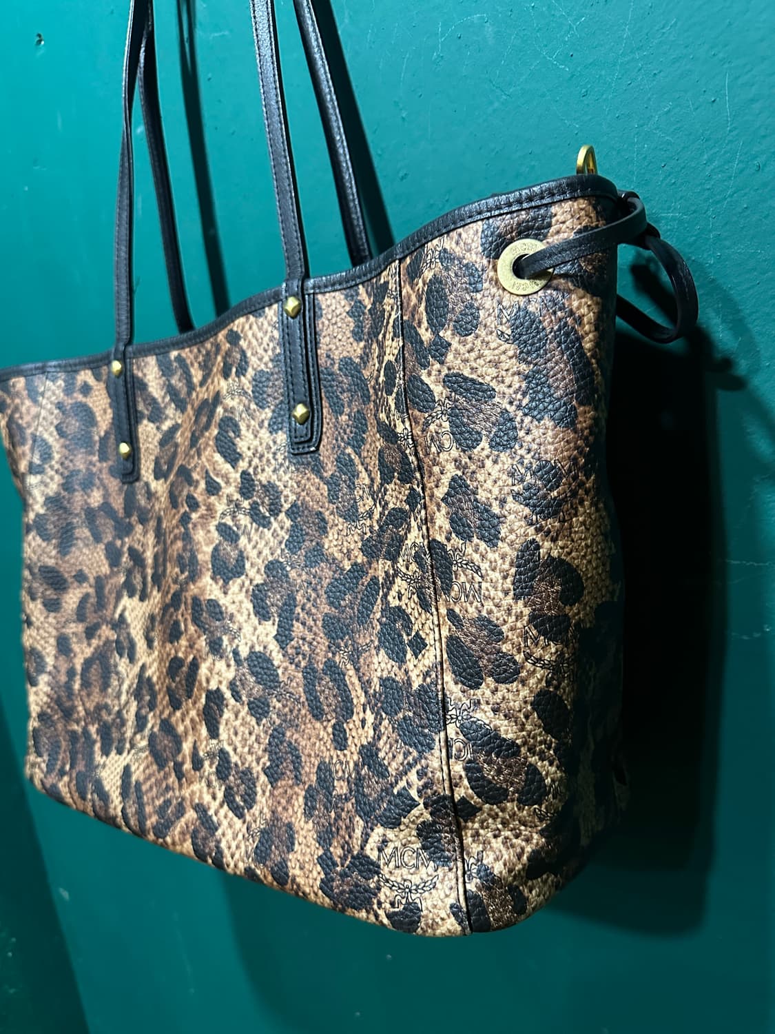 mcm 레오파드 패턴 쇼퍼백 상품이미지3