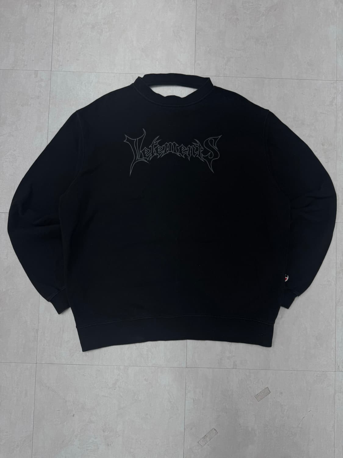 •VETEMENTS 2016 S/S 메탈 로고 맨투맨 블랙 상품이미지3