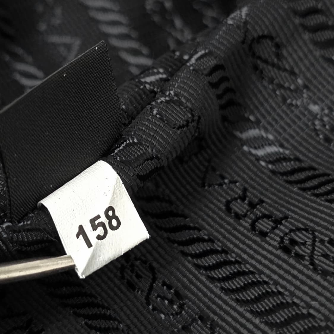 [정품 PRADA] 프라다 사피아노 투지퍼 나일론 크로스백 남녀공용 상품이미지9