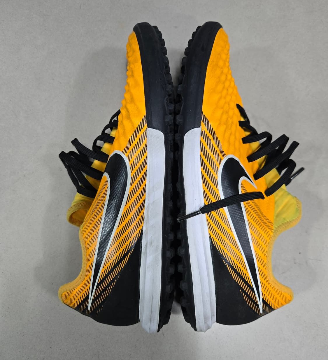 나이키 마지스타 X 피날레2 풋살화 TF 285mm 상품이미지4