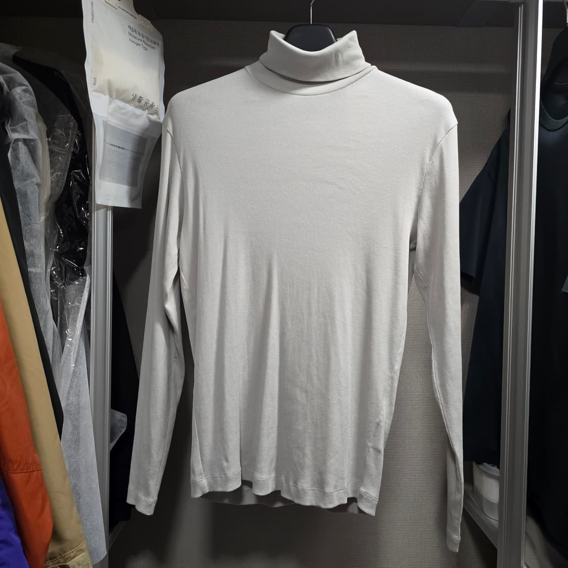 띠어리 피마코튼 터틀넥 M 상품이미지1