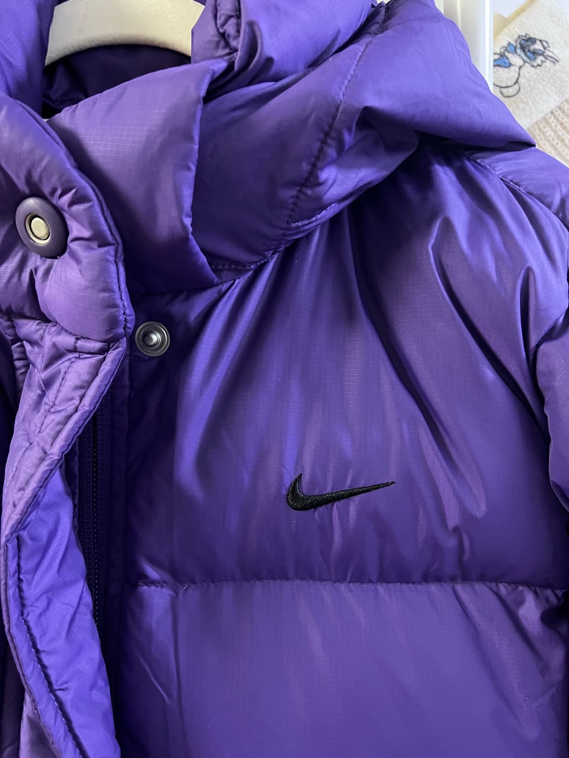 나이키 스포츠 퍼플 보라색 덕다운 패딩 블랙스우시 상품이미지3