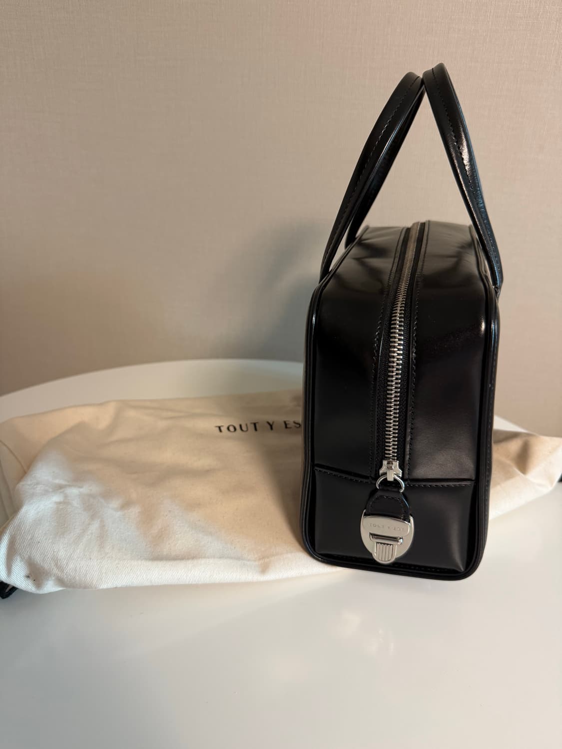 투티에 로케백 스몰 블랙 상품이미지2