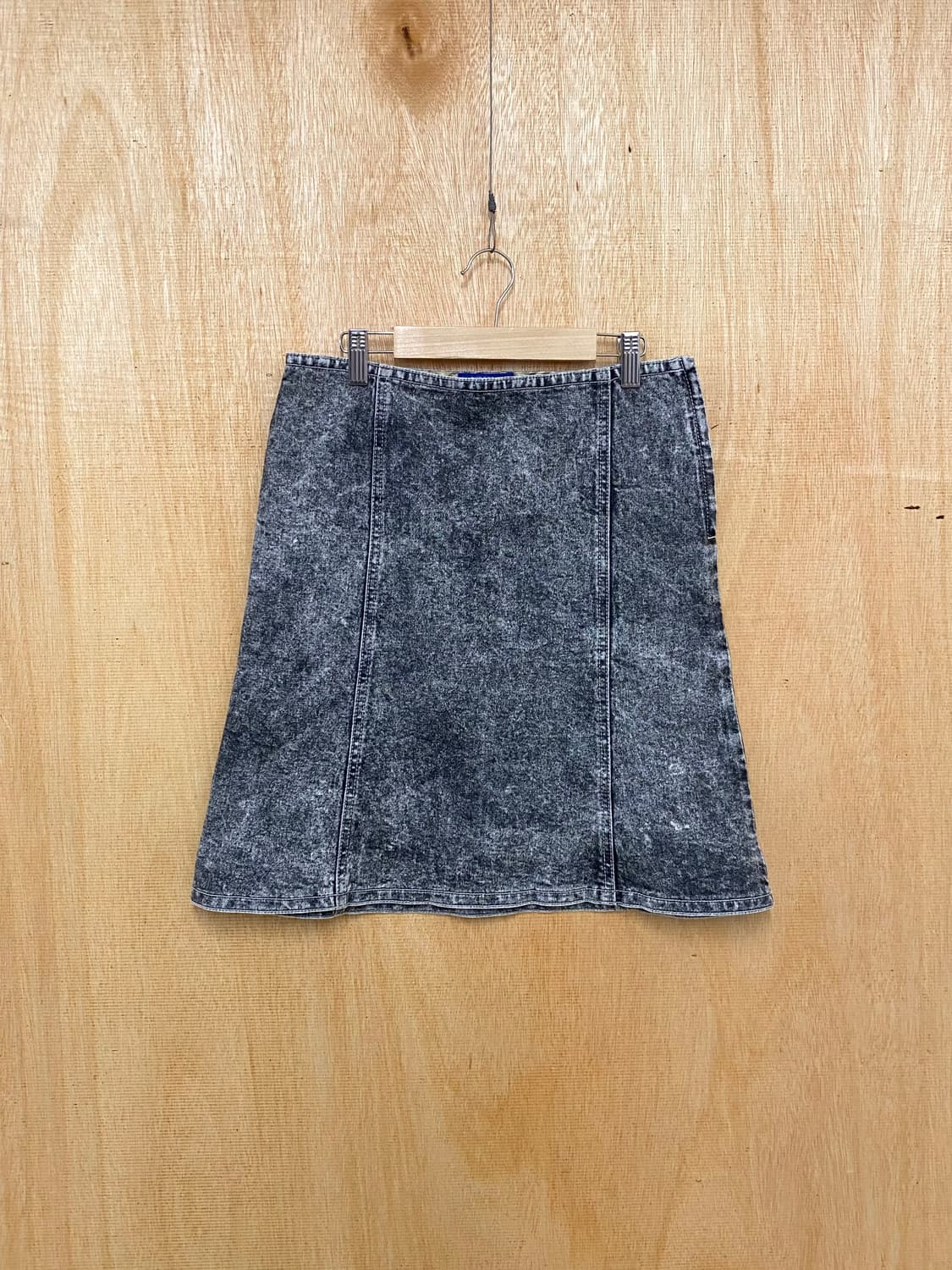 BURBERRY stone washed denim skirt 상품이미지3