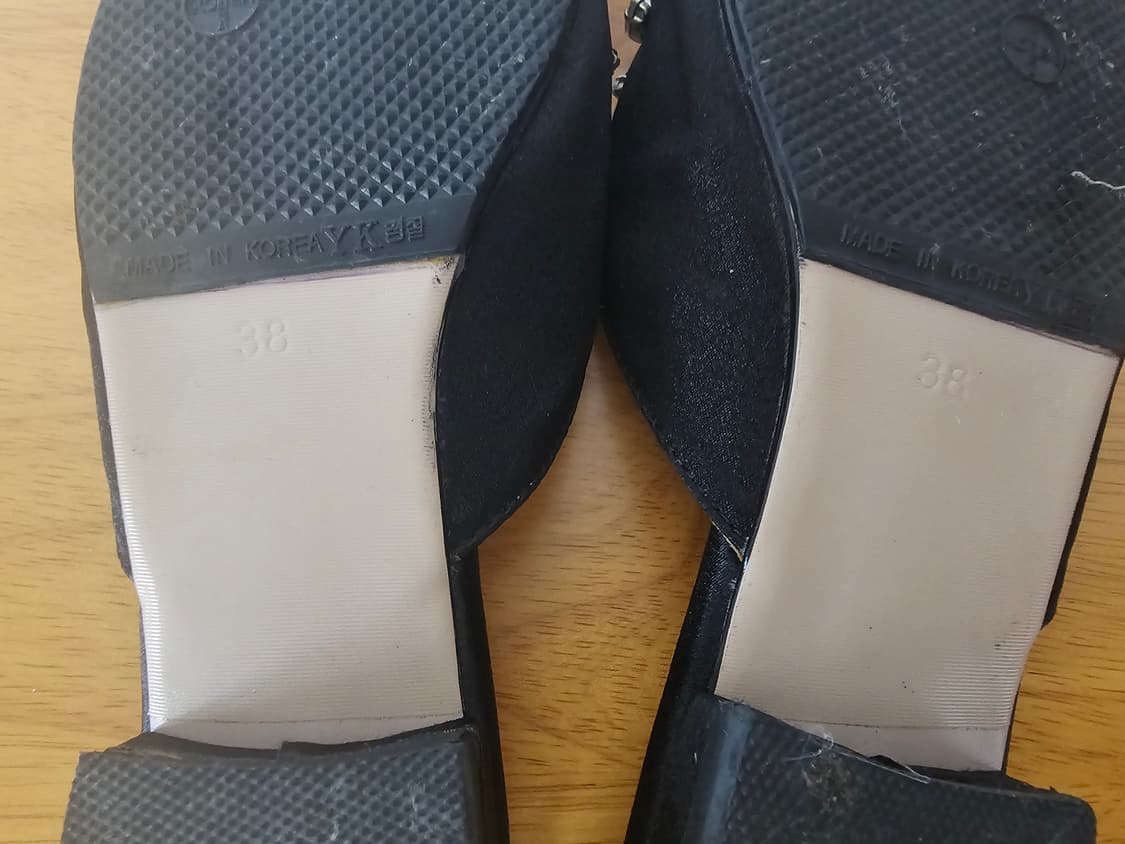 미우미우(Miu Miu) 쥬얼 사틴 블로퍼 - 38사이즈

 상품이미지7