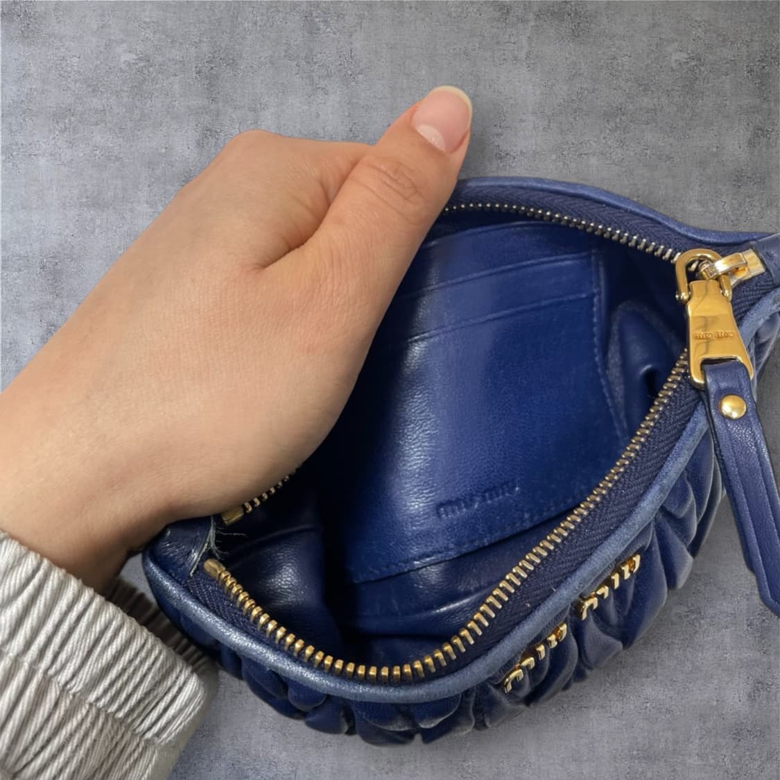 미우미우 Miu Miu 마테라쎄 마드라스 레더 지퍼 카드 파우치 상품이미지7