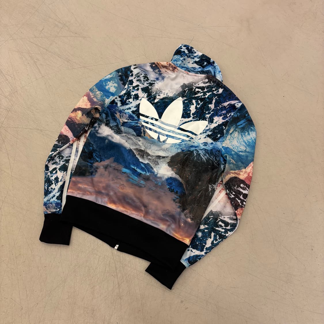 아디다스 오리지널 마운틴 빅로고 트랙탑 져지 상품이미지1