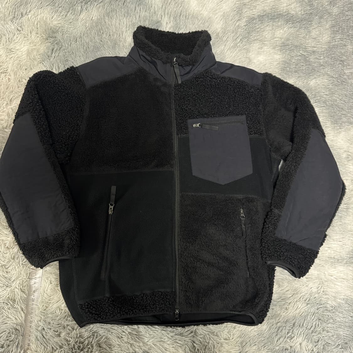 유니클로 x엔지니어드가먼츠 후리스 M사이즈 상품이미지1