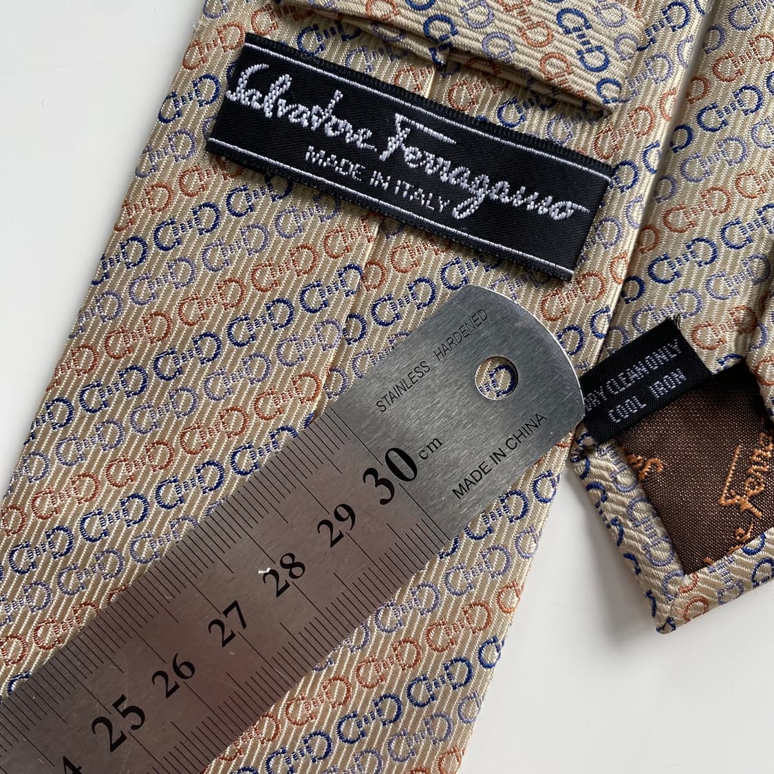 페레가모(Ferragamo) 간치니 모노그램 명품 정품 넥타이 상품이미지7