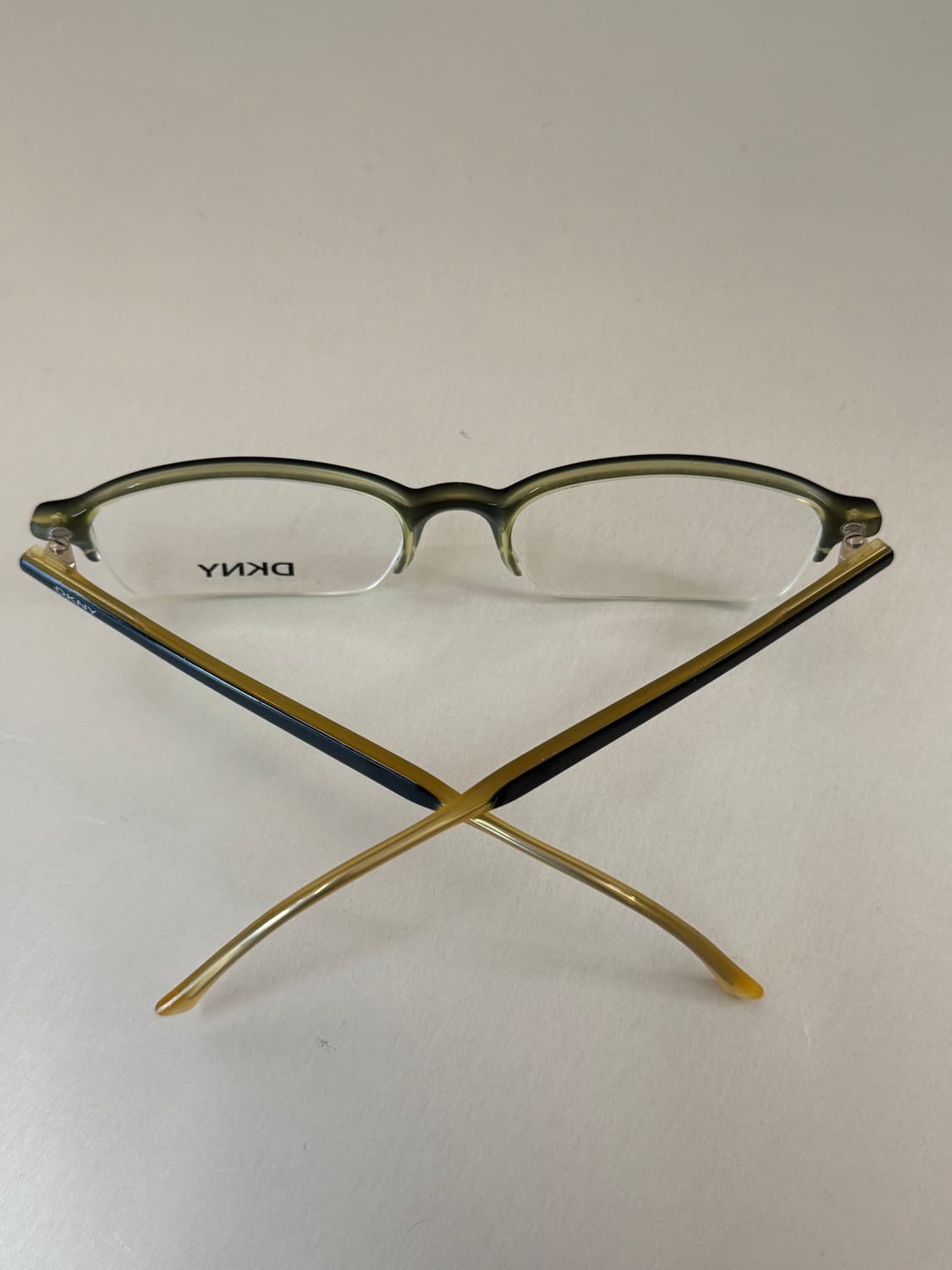 DKNY 슬림 하프림 프레임 상품이미지3