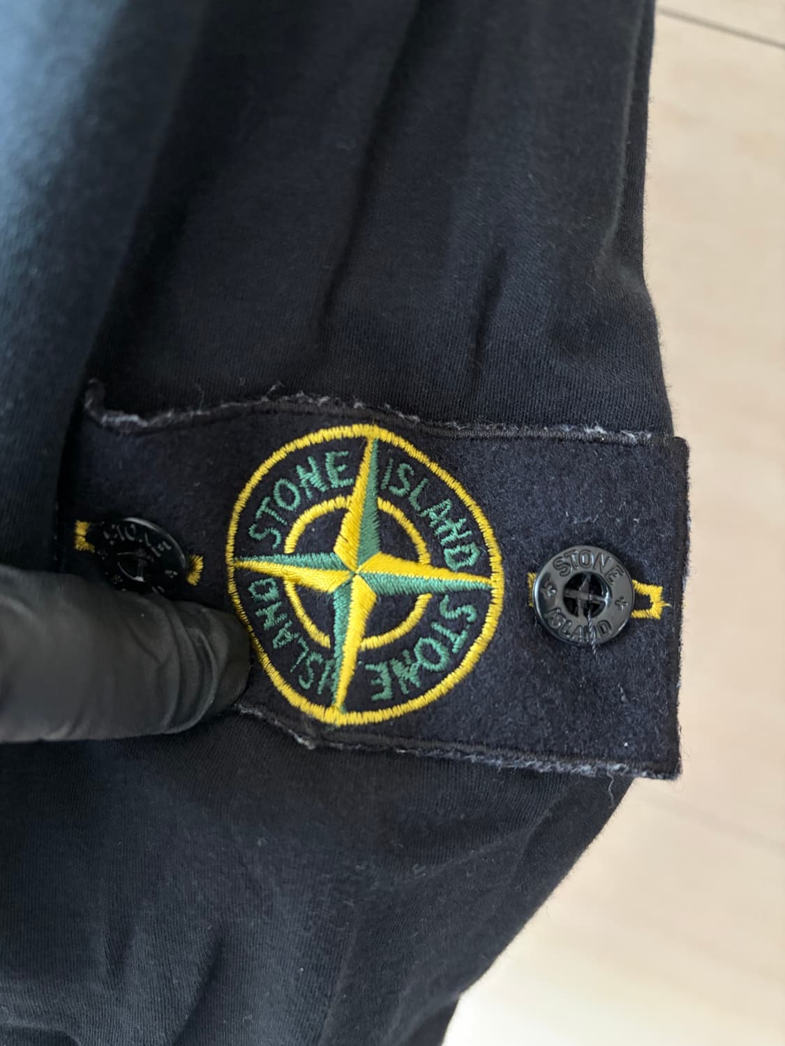 스톤아일랜드 롱슬리브 브이넥 티셔츠 상품이미지4