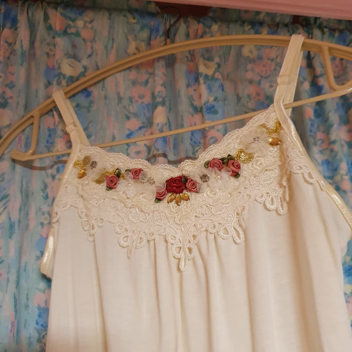 엑시즈팜 모리걸 큐빅 플라워 모티프 슬리브리스 나시 상품이미지1