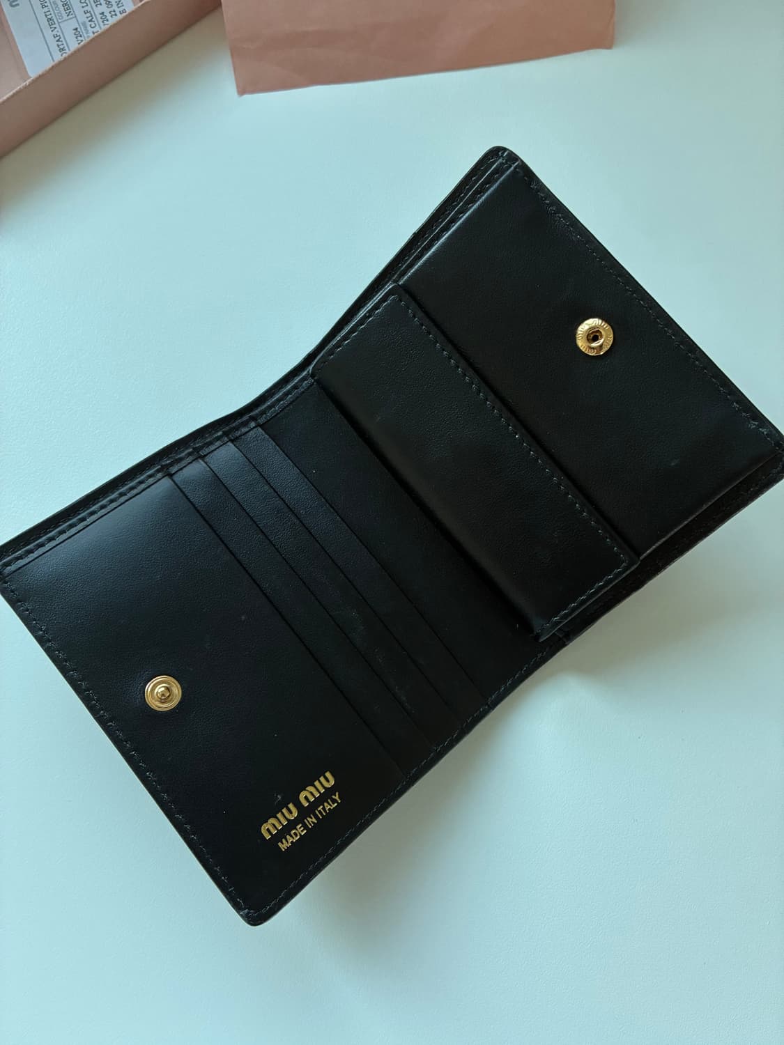미우미우 반지갑 소프트칼프로고 상품이미지3