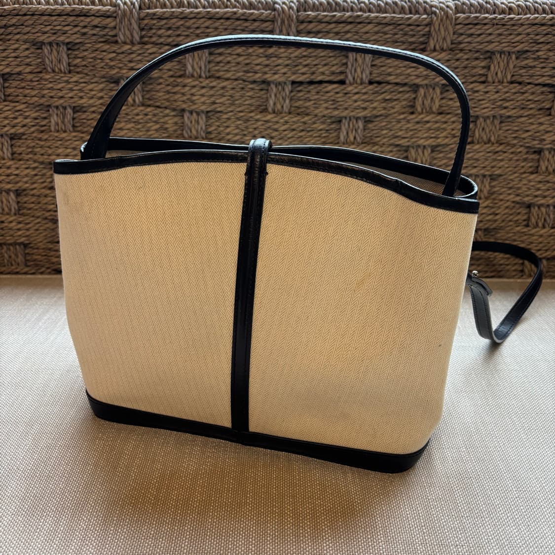 킨더살몬(KINDERSALMON) 레더 트림 캔버스 크로스바디 에크루 상품이미지4