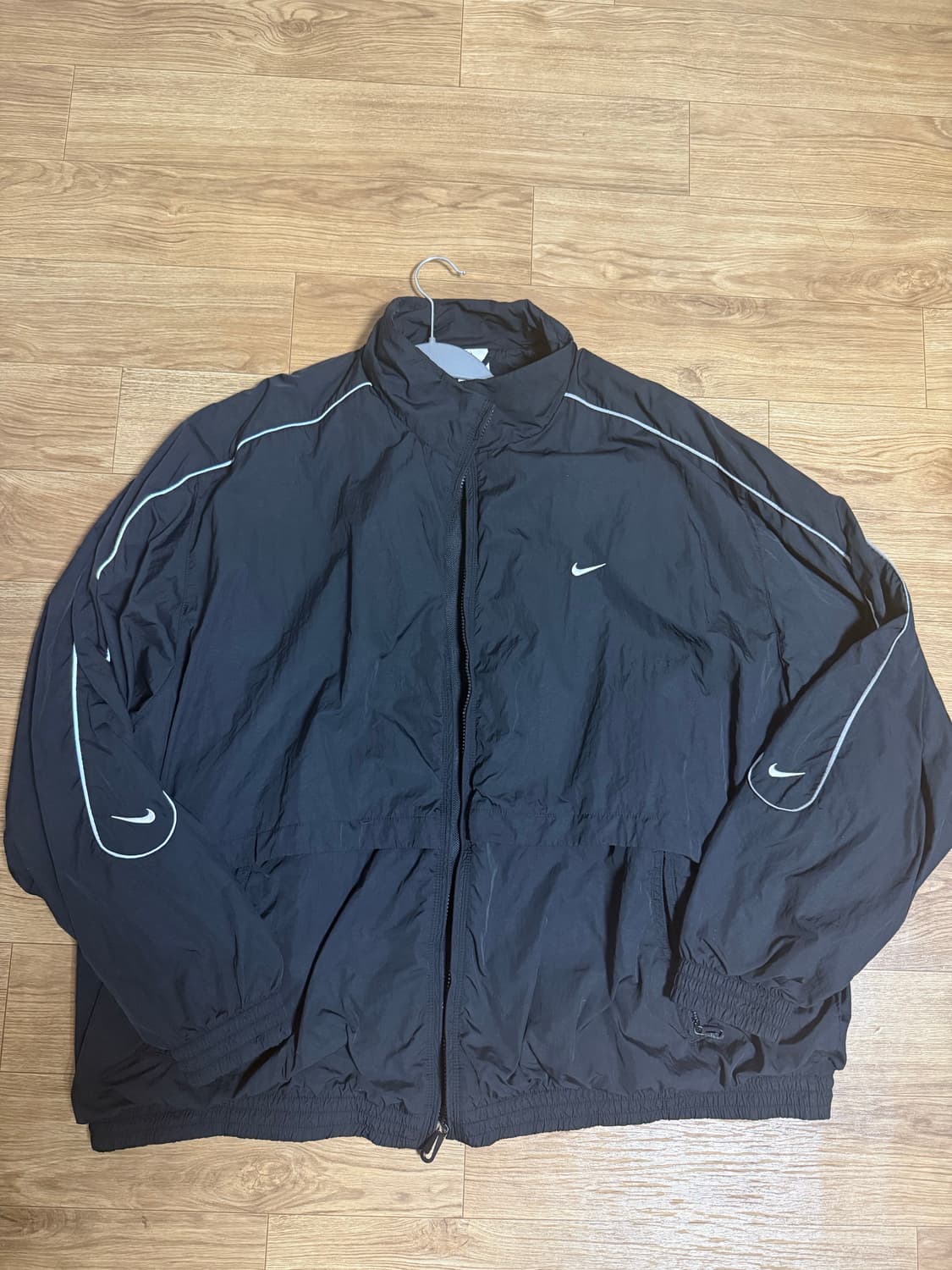 나이키 솔로 스우시 트랙 자켓 상품이미지1