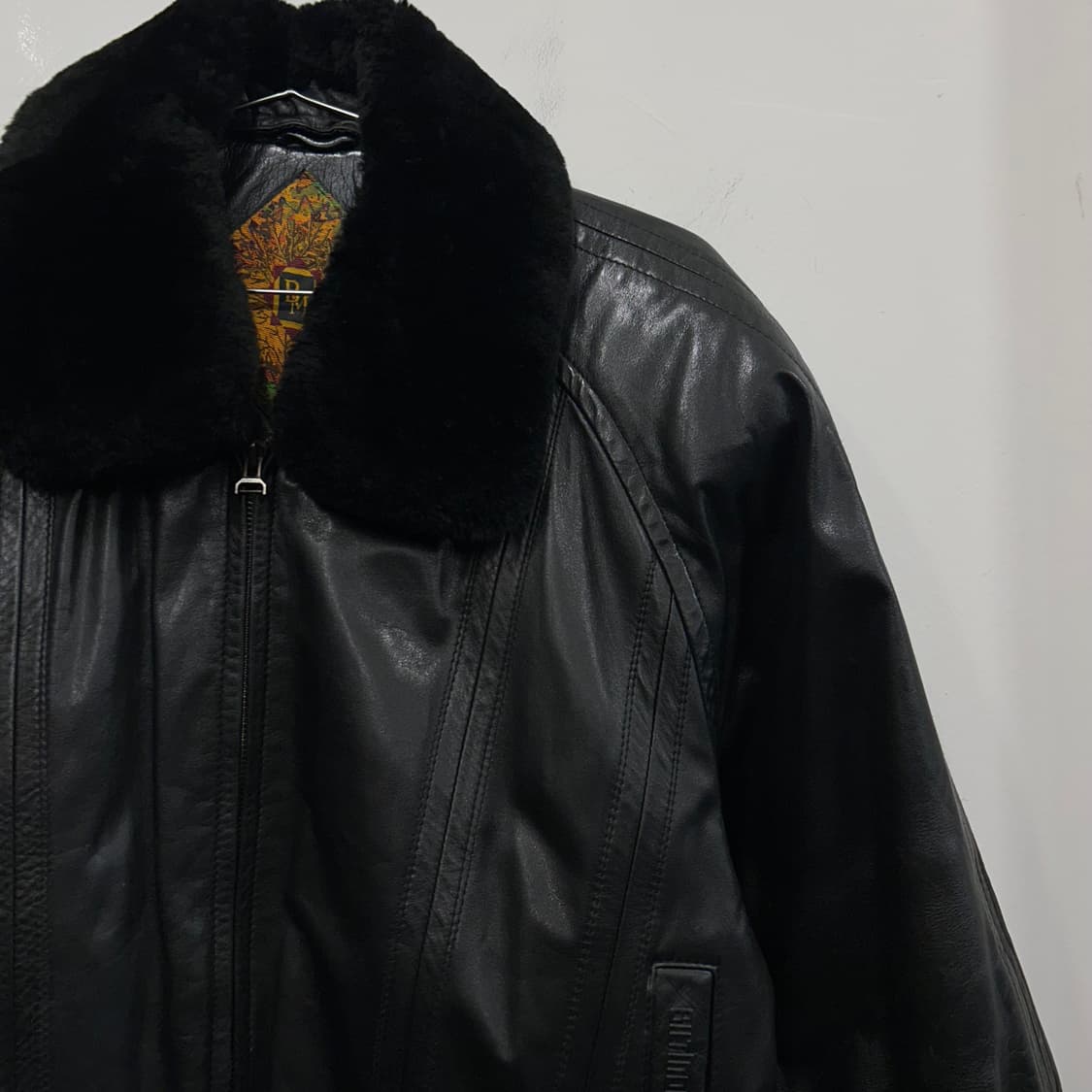 빈티지 카우하이드 카라 탈부착 레더 봄버자켓 상품이미지1