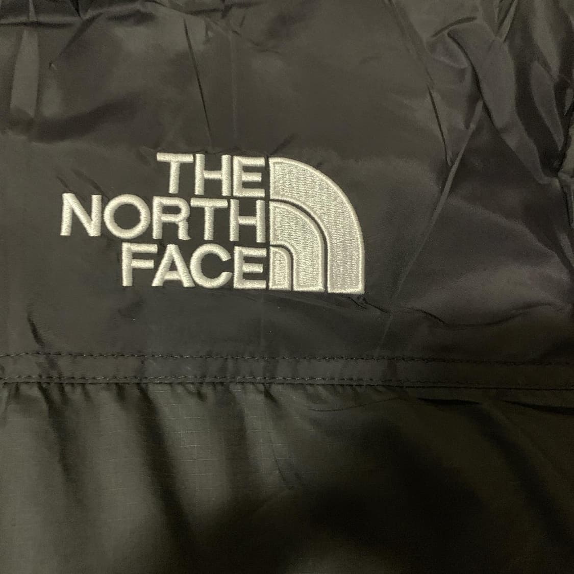 노스페이스 눕시 패딩 700 블랙 상품이미지2