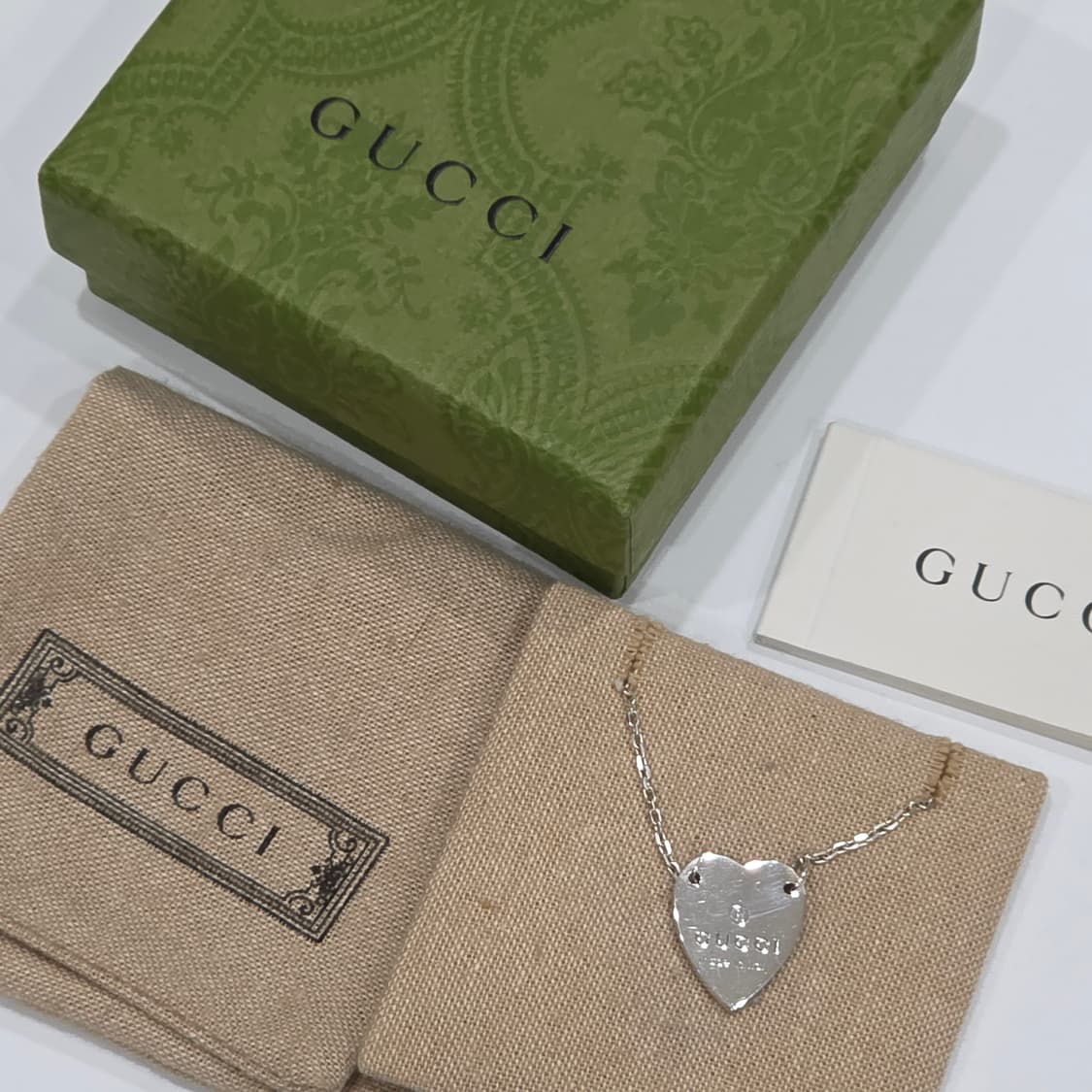 구찌 트레이드마크 하트펜던트 실버 체인 목걸이 상품이미지4