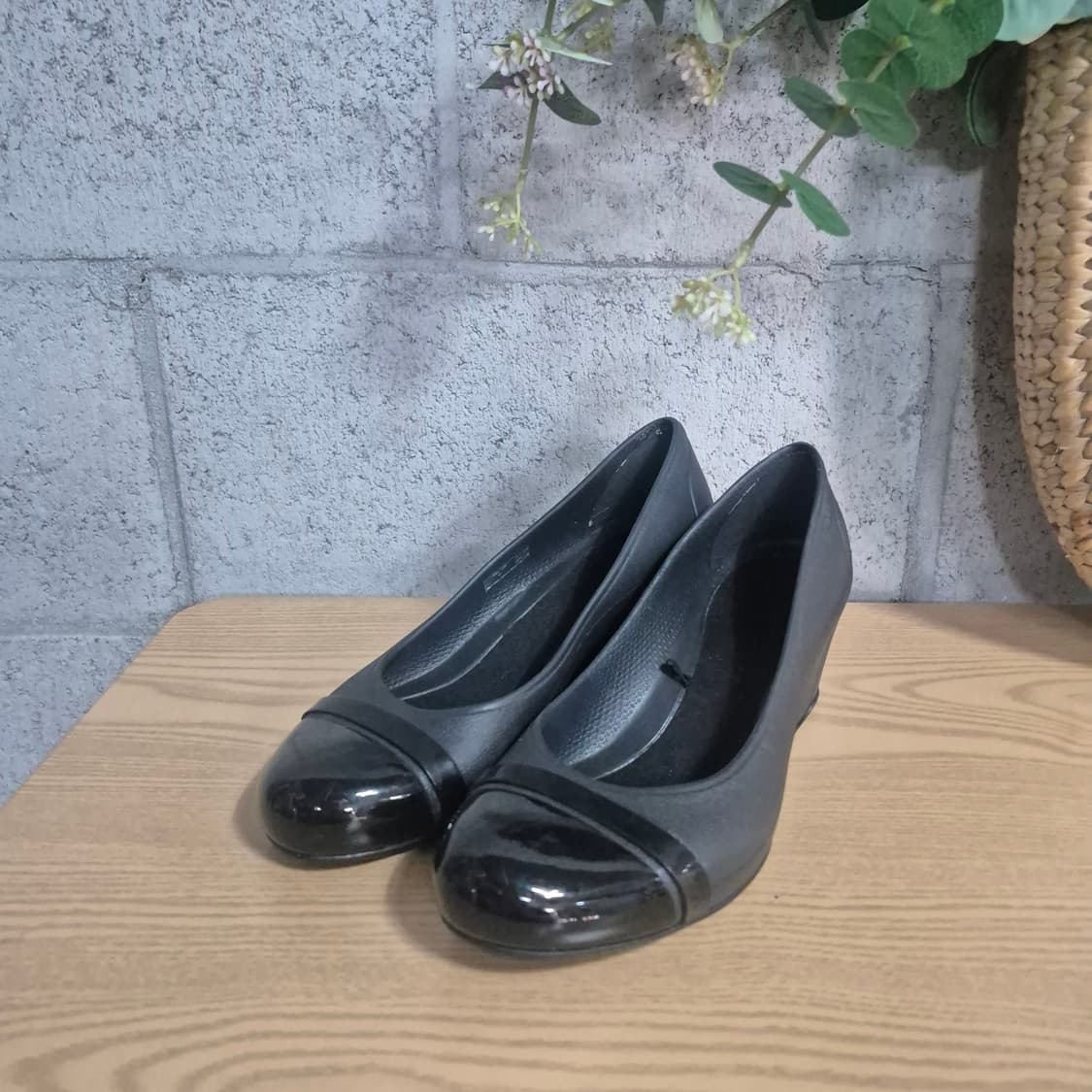 크록스 캡 토 웨지 펌프스230 상품이미지2