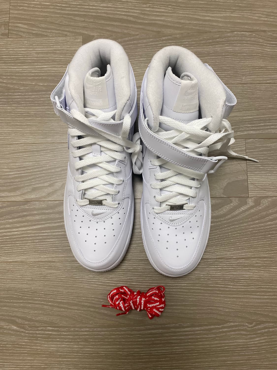 [290] 슈프림 포스 미드 새제품 판매합니다 상품이미지2