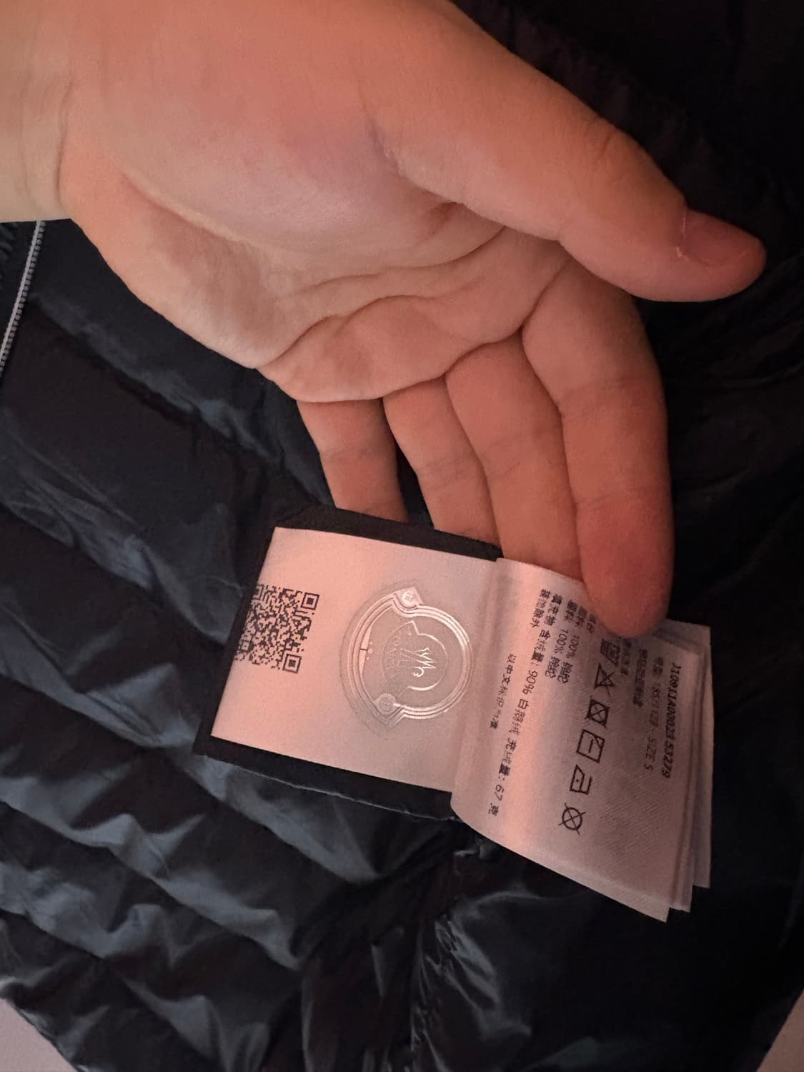 몽클레어 테니브레스 셔츠 자켓 패딩 5사이즈 판매합니다. 상품이미지3