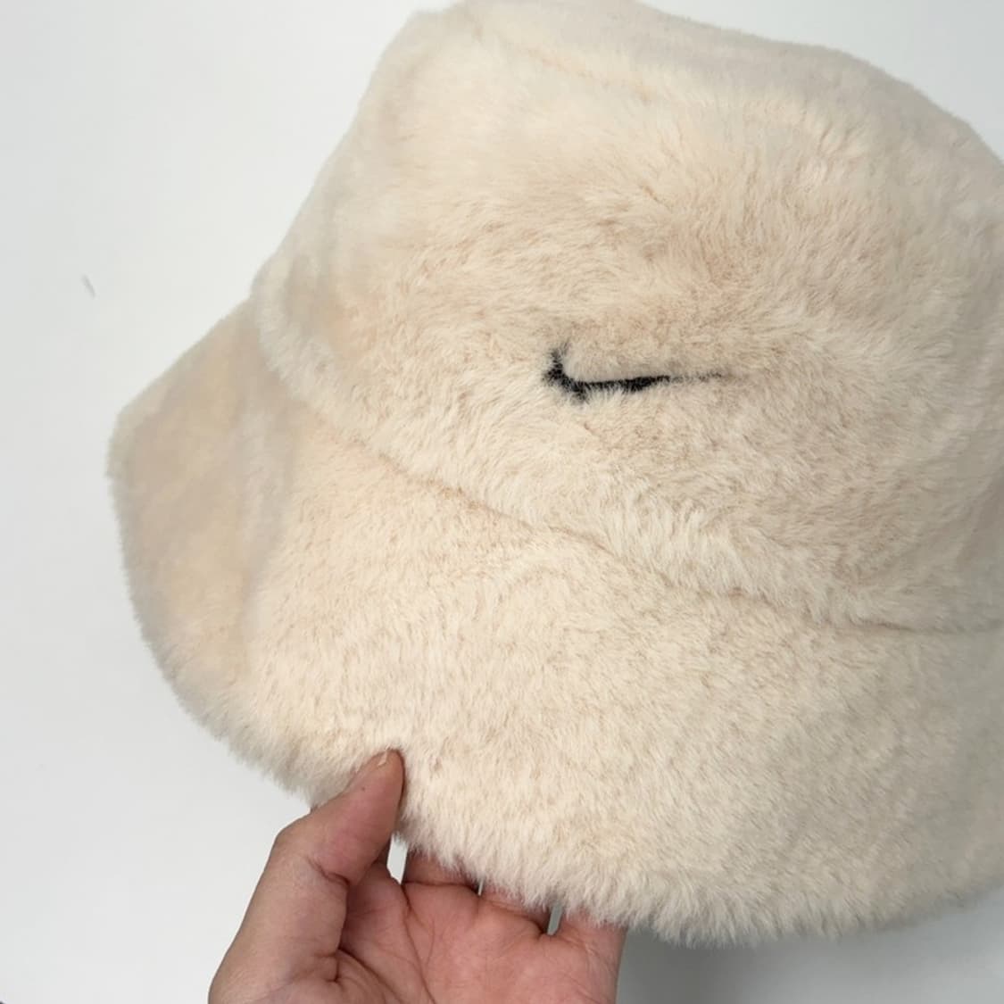 NIKE 퍼 버킷 햇 상품이미지2