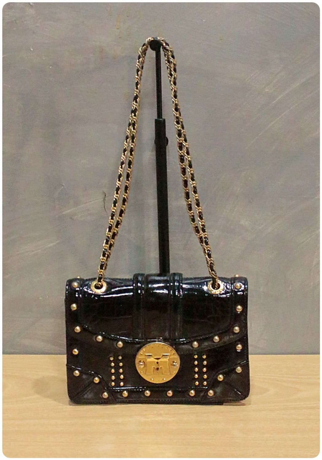 메트로시티 에나멜 가죽 스터드 체인백 상품이미지1