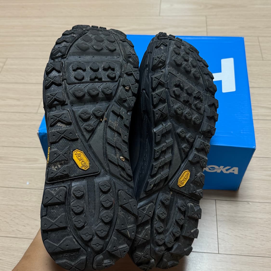 290) 호카 토르 써밋 헤이즐넛블랙 팝니다 상품이미지4