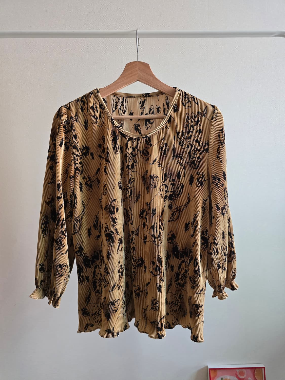 Vintage pleated floral blouse 상품이미지1