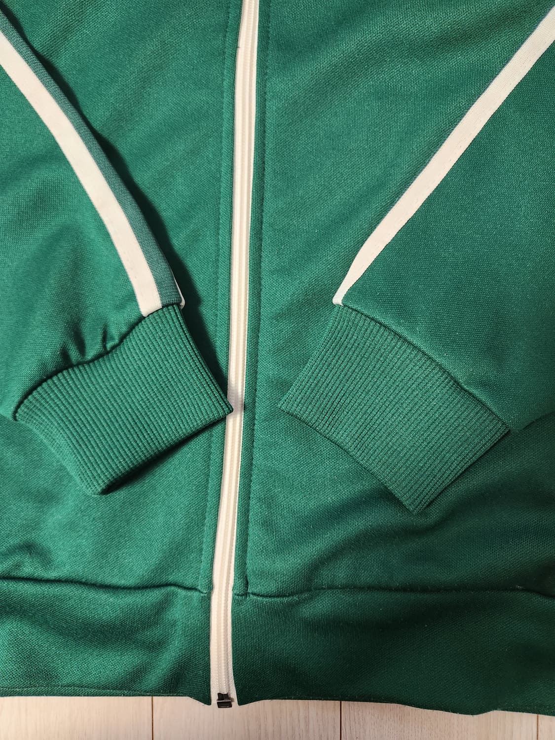 아디다스 트레이닝 니트 트랙탑 사이즈95 m

스포츠웨어/아우터/트랙탑/ 상품이미지8